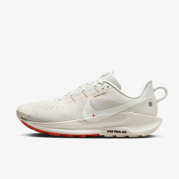 Hiking Shoes. Nike